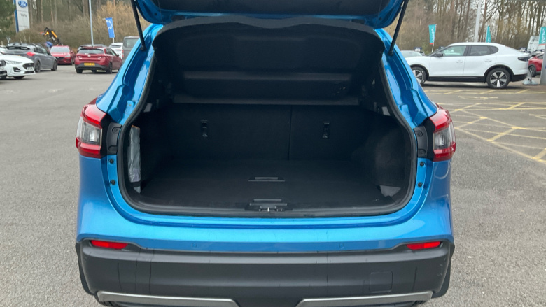 Nissan Qashqai 1.6 DiG-T N-Connecta 5dr Petrol Hatchback